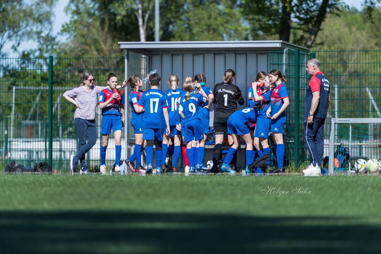 Bild 95 - wCJ Hamburger SV - VfL Pinneberg : Ergebnis: 9:0